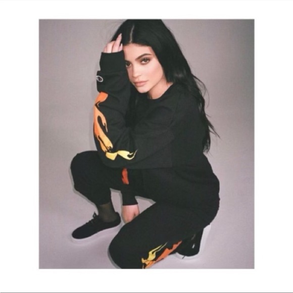 Kylie Shop Flame Sweatpants Set - Size M - Picture 1 of 7